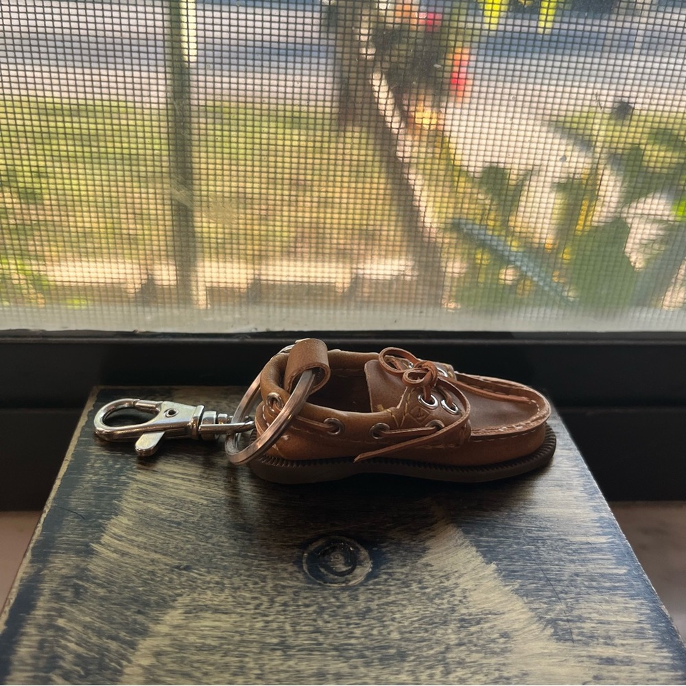 Sperry Top-Sider Boat Shoe Keychain - Picture 3 of 10